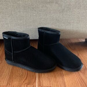 Bearpaw women’s black shearling sheepskin ankle boots slippers 10 NWOT